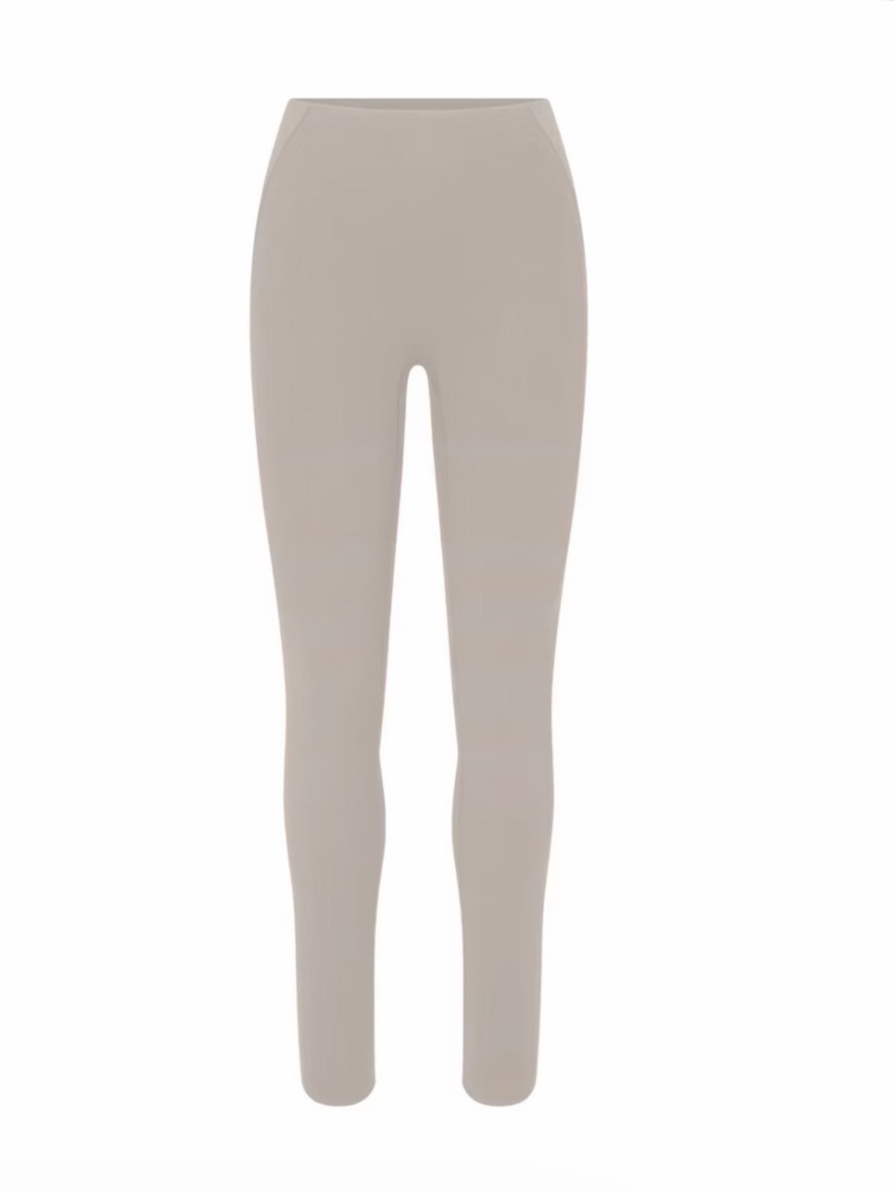 NikeSKIMS Studio Stretch 26in. Legging Linen - Picture 5 of 5